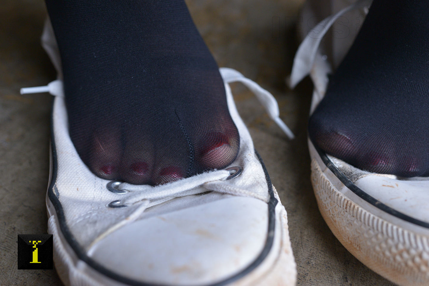 [IESS异思趣向] 普惠集 053 妹妹琪琪 妹妹的80D（3） 丝足底