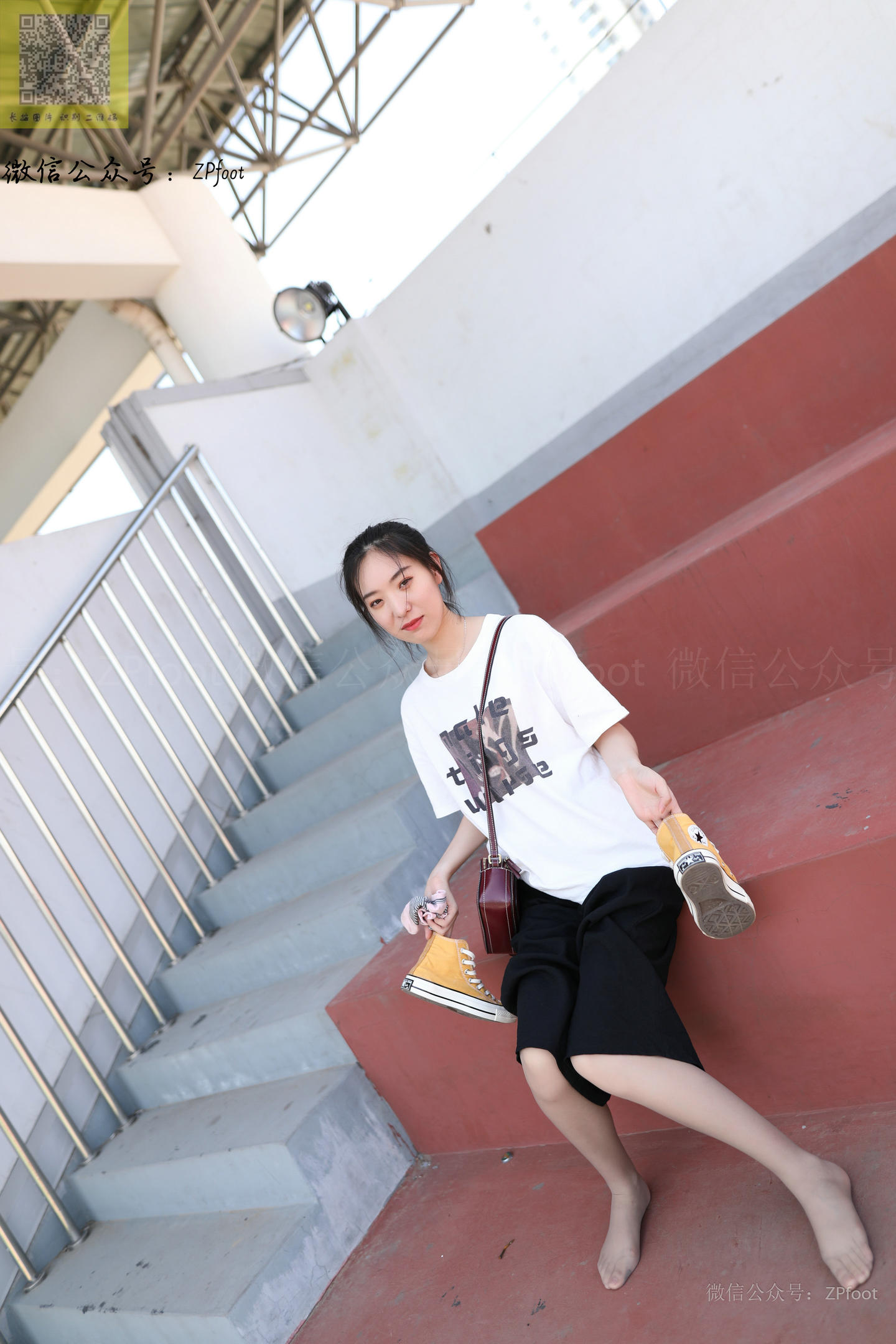 ISS山茶摄影 058 灰丝棉袜帆布鞋