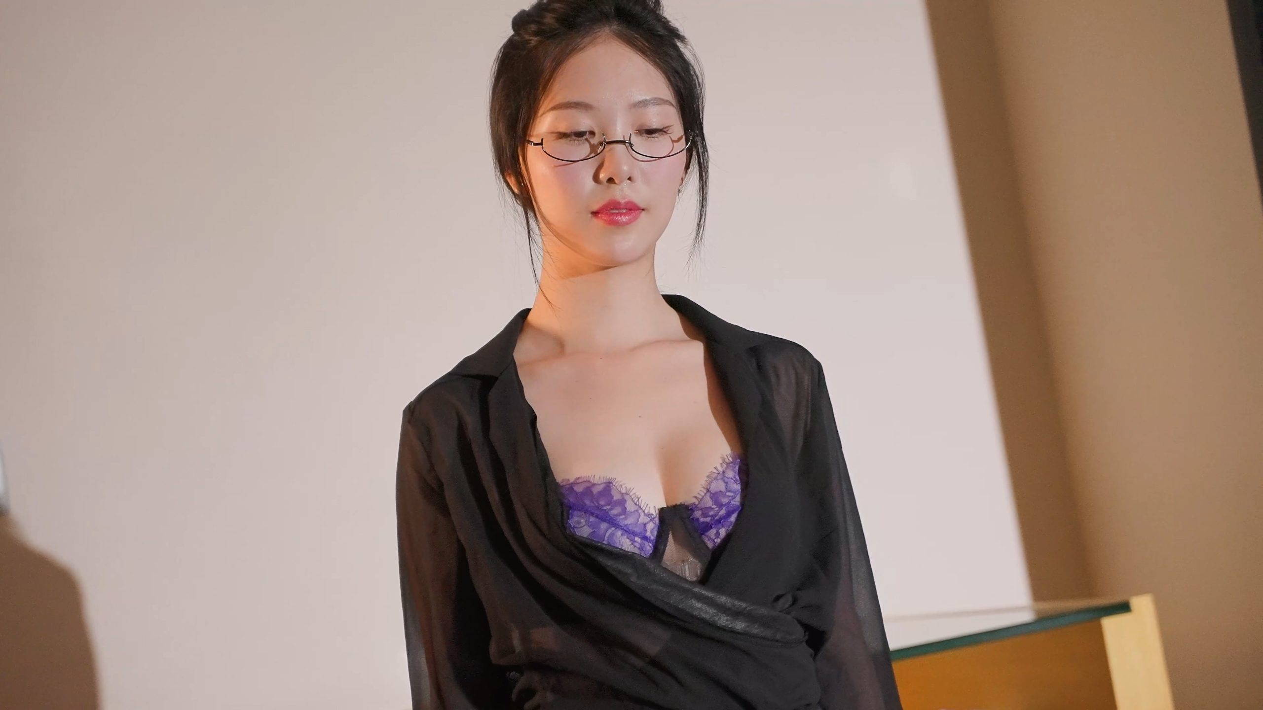 抖娘-利世 NO.186 秘书眼镜娘 1V