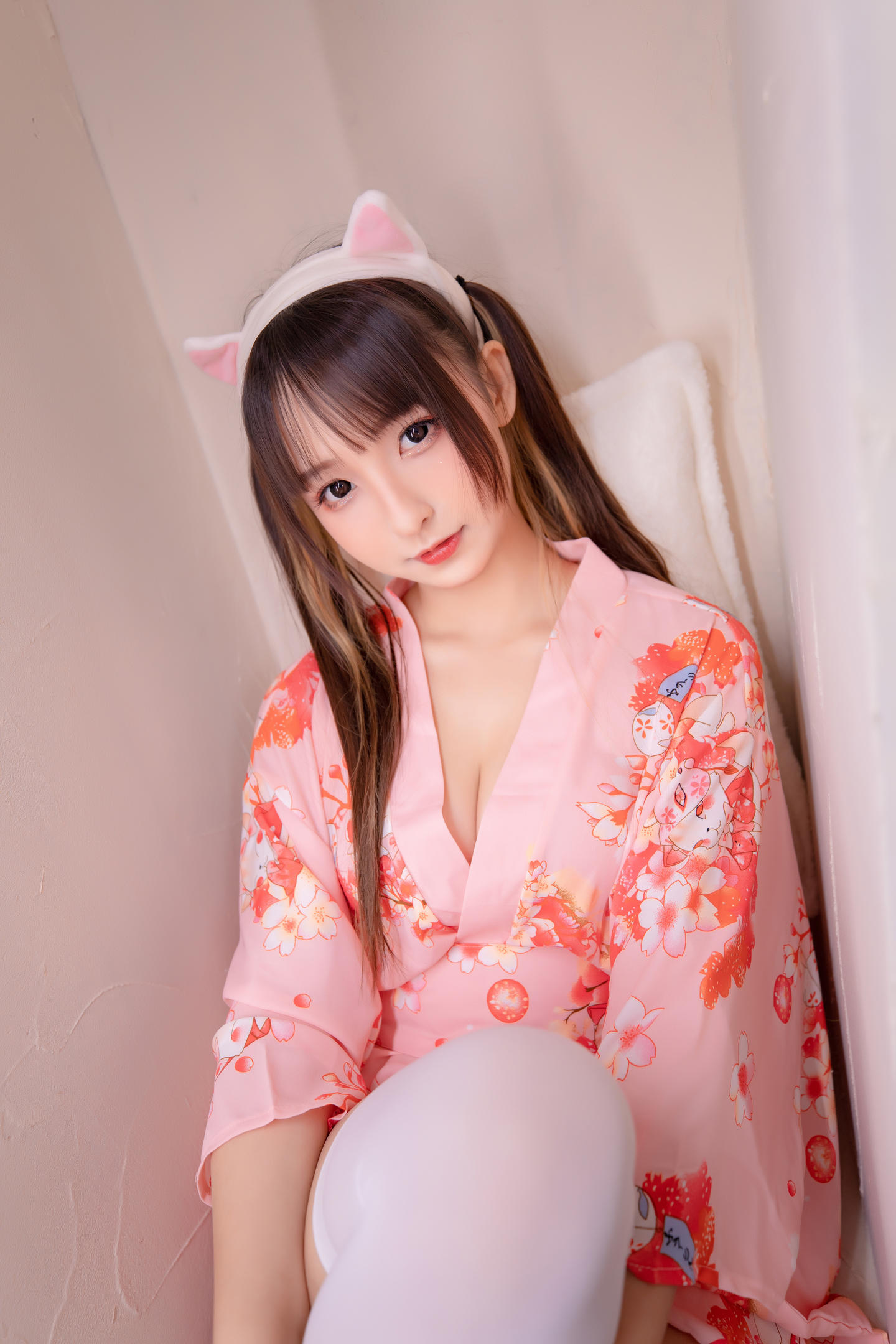 神楽坂真冬 – NO. 069《ガールズパフェ》雪糕少女 (絶対企画) 2V