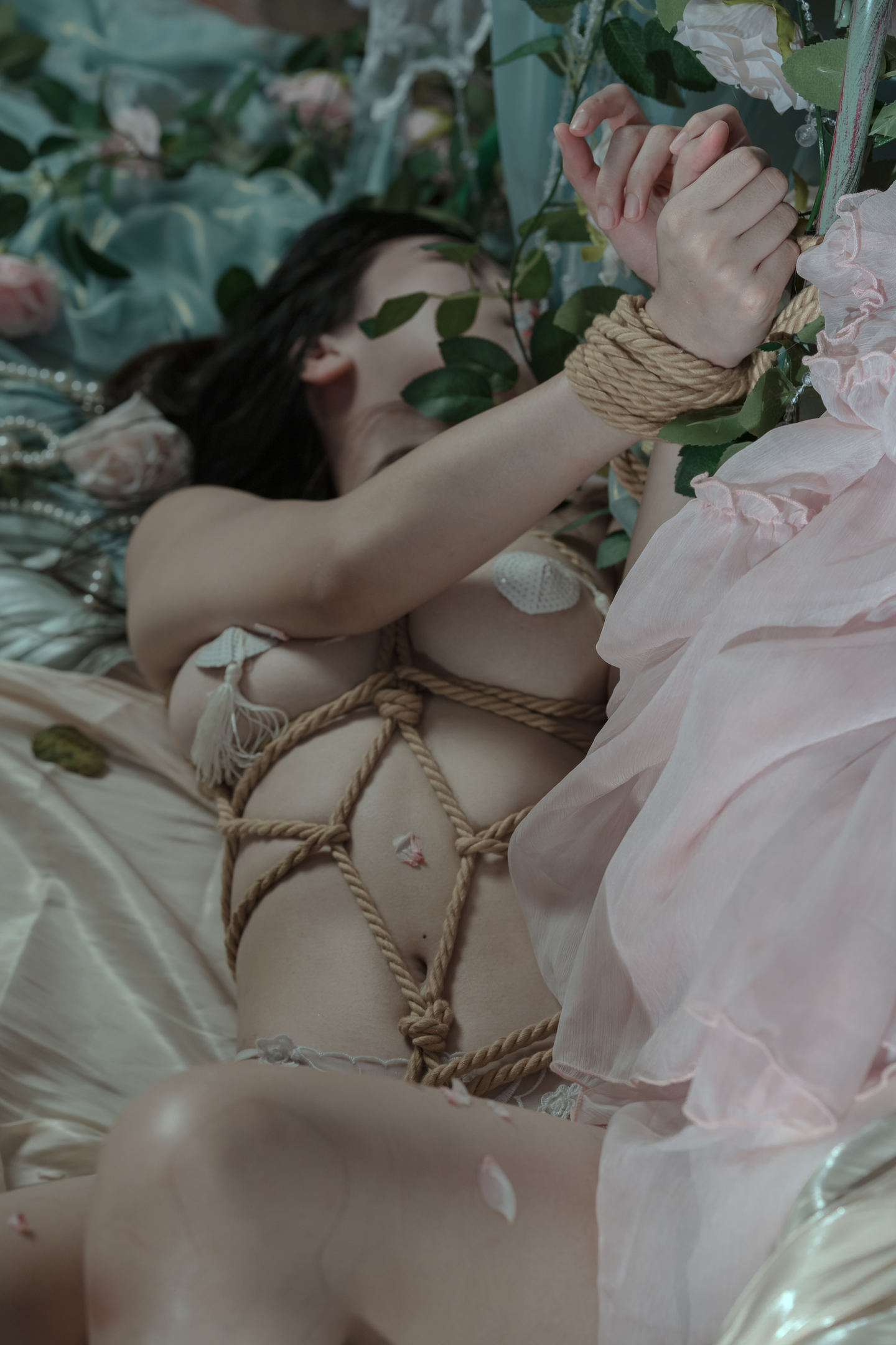 云溪溪 NO.023 奶桃 玫瑰绳艺 1V