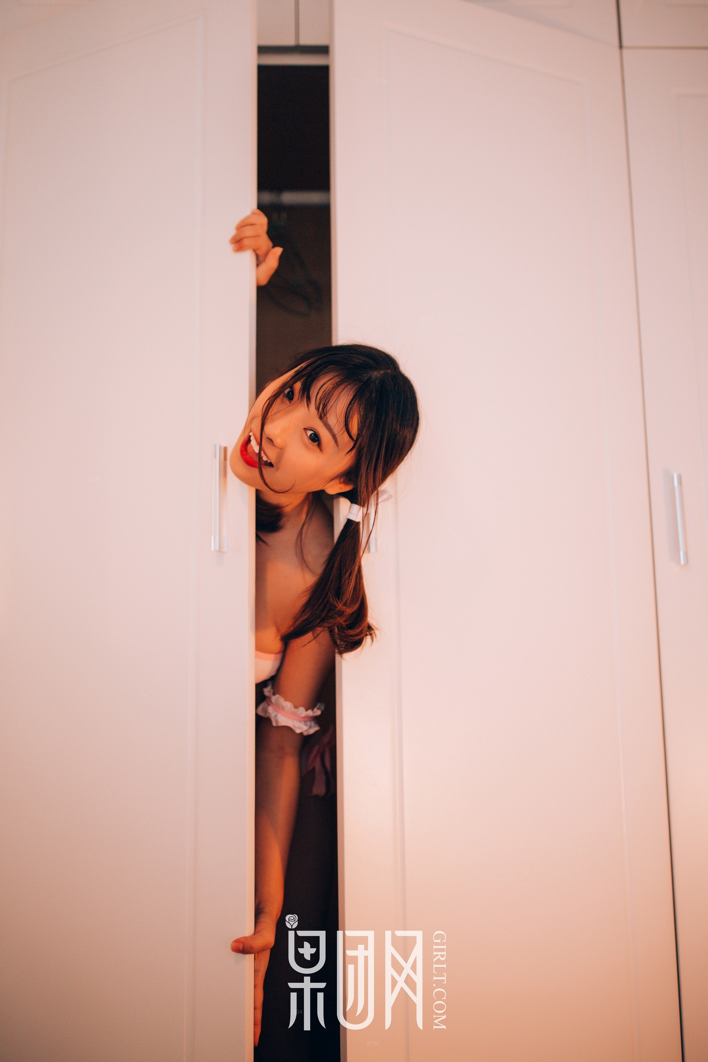 [Girlt果团网]熊川纪信 2018.04.16 NO.033 躲猫猫 [42P]